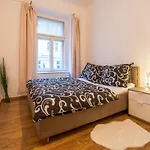 Chest Design Apartments