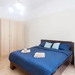 Historic Centre-Spacious Apartment
