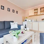 Jane\'S Attic Apartment
