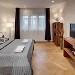 39 Dlouha Old Town Apartment