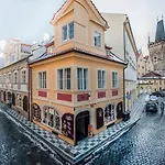 Golden Sheep Apartments Near Charles Bridge