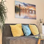 Loretanska Apartment By Rentego
