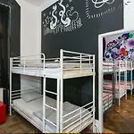 Art Hole Hostel