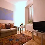 Charming Old Town Centre Studio