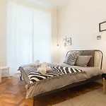 Stylish Modern Apartment With Gym&Sauna