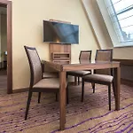 Merchant\'S Crown Hotel