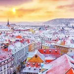 Wenceslas Apartment For 10 With Ac