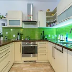 Cosy Modern Apartment In Vinohrady By Easybnb