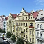 Modern Apartment Riegrovy sady