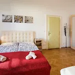 Dusni Apartments