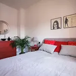 Vinyls & Espresso Apartment