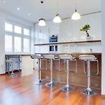 Royal Apartment Near River - Nek4Th