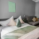 Stylish Apartments Close To Eden Garden