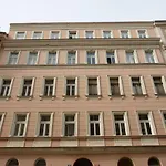 Victoria Design Stays - Apartment Rehorova