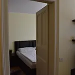 Apartment Vikroria - Halkova 5