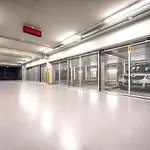 Quiet & New Apartment Near City Center With Garage