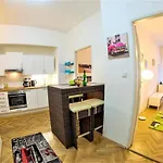 Apartment Stepanska 37