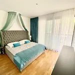 Apartment Korunni Dvur, 2 Free Parkings