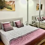 Apartment Korunni Dvur, 2 Free Parkings