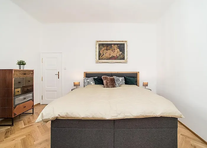 Newly Renovated 1-Bed Apartment At Charles Bridge