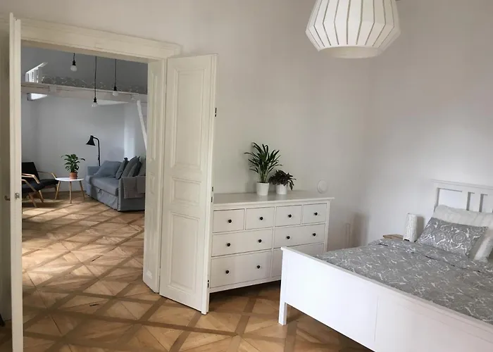 Stylish Apartment 5 Mins From The Charles Bridge