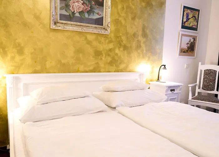 Hotel U Zlateho Jelena