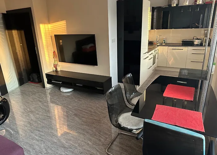 Sunny Modern Apartment With 2 Rooms With A View And Good Connections To The Centre