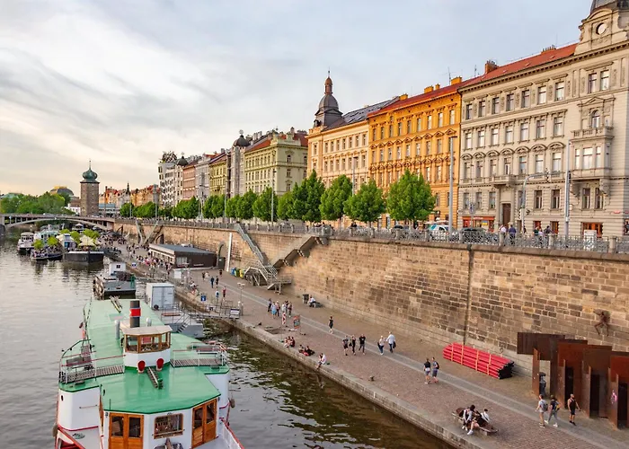 Cozy Homestay At Prague Main Station