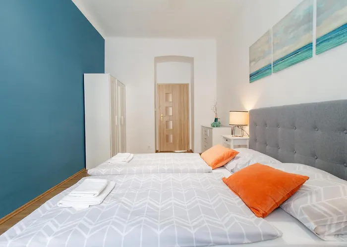 Riverside Cr Apartment
