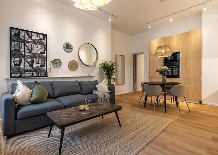 Boho Renovated Apartment Close To National Theather