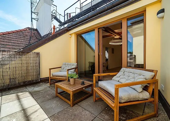 Fantastic Attic Apt With Big Terrace And Free Garage