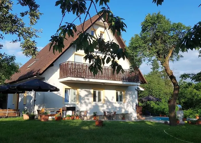 Klasicky Dum, 5 Loznic , 5 Bedrooms, Praha
