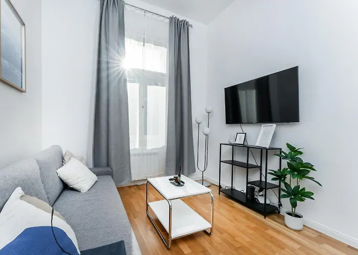 Sunny One Bedroom Flat With National Museum View