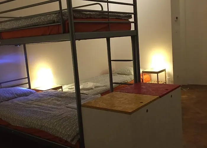 1Bed4U 2Hostel
