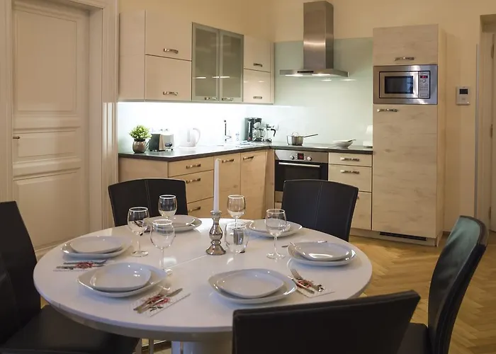 Modern Apartment Vsehrdova