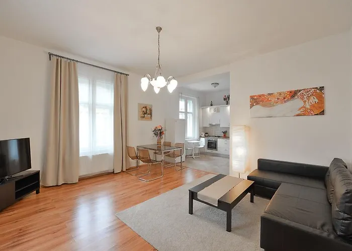 Exclusive Apartment On Zborovska
