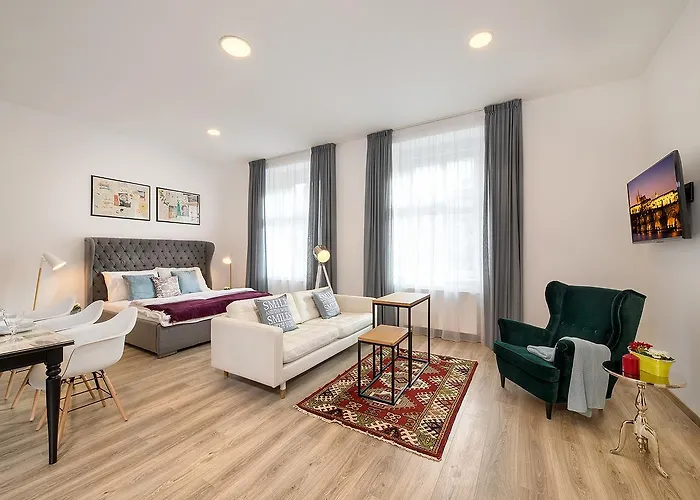 Prague Days - Spacious 2Bdr Apt W Netflix - Trendy Neighbourhood