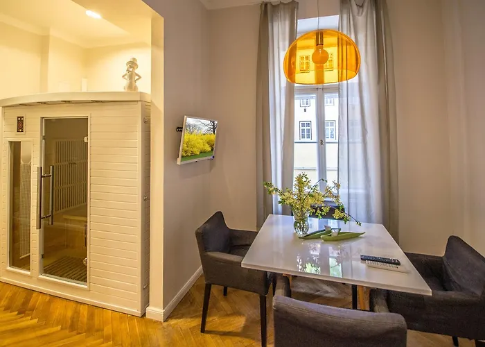 Vojtesska Apartment By Ruterra
