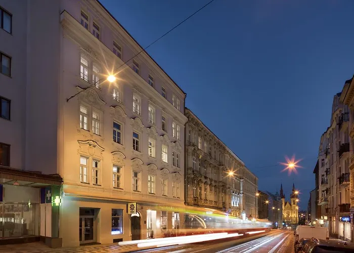 Louren Apartments
