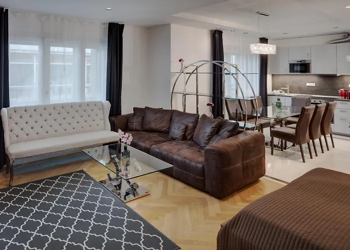 39 Dlouha Old Town Apartment