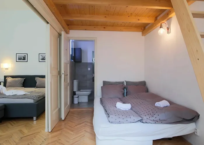 Wenceslas Apartment For 10 With Ac