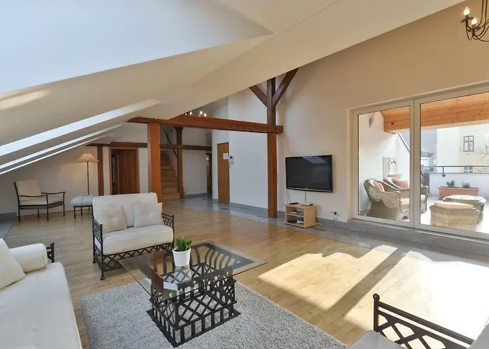Townhall Loft With Terrace