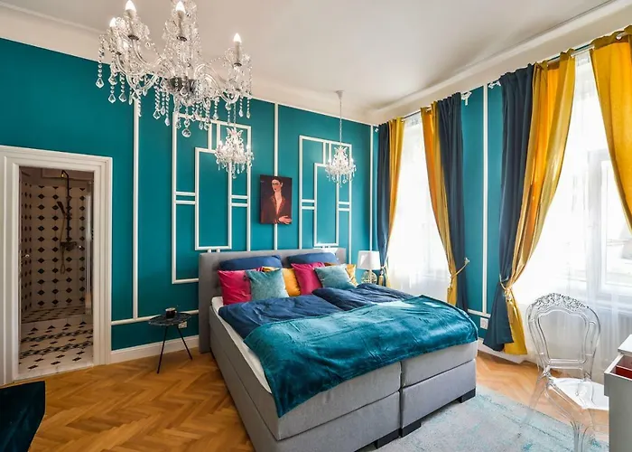Glamour Frida Apartment