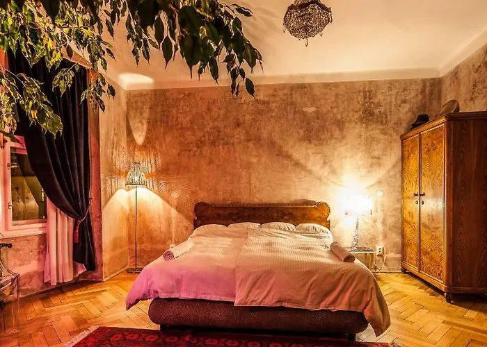 Authentic Art Apartment