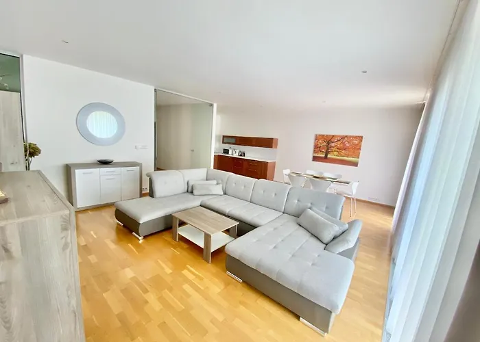Apartment Korunni Dvur, 2 Free Parkings
