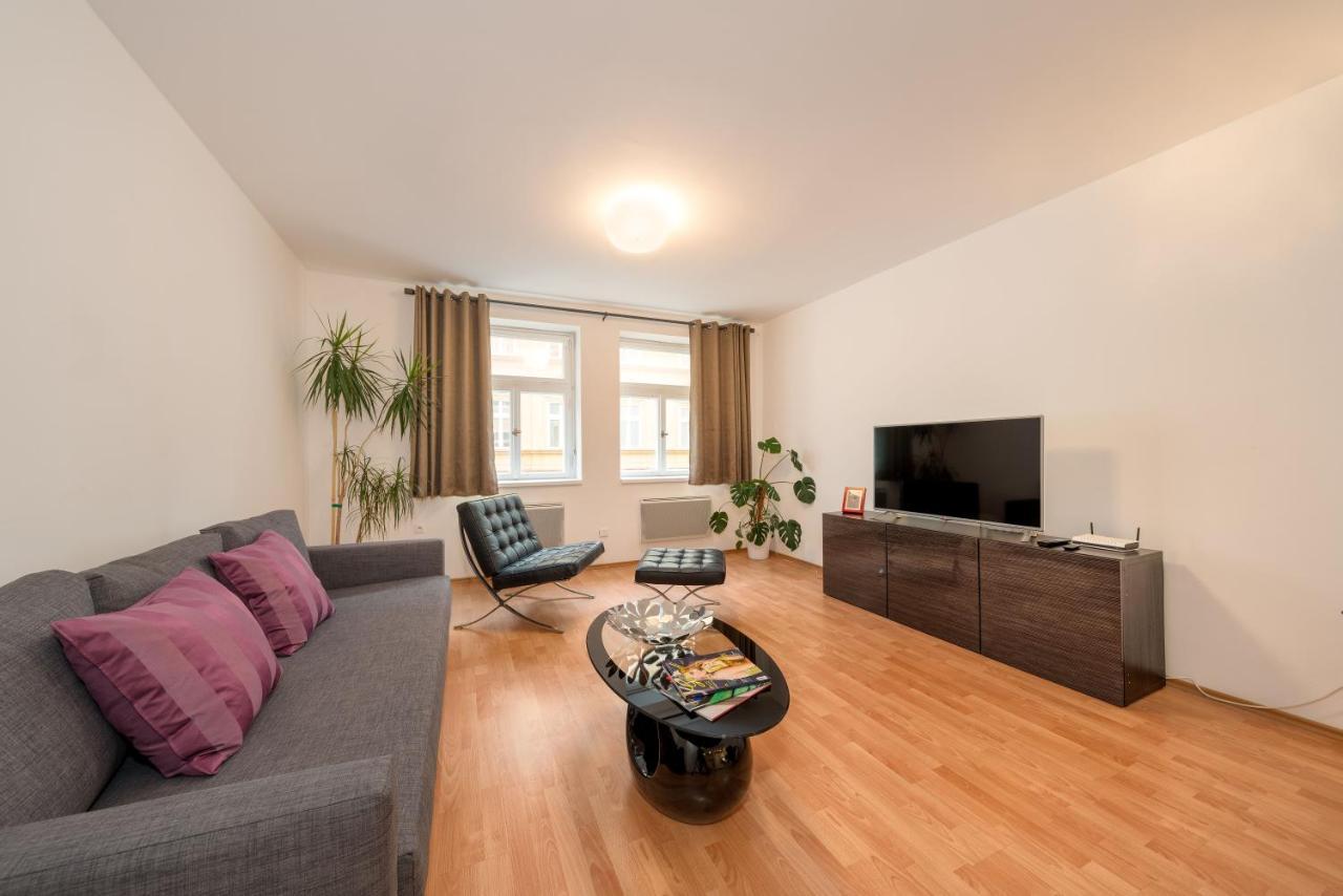 Aparthotel Rohacova 3*