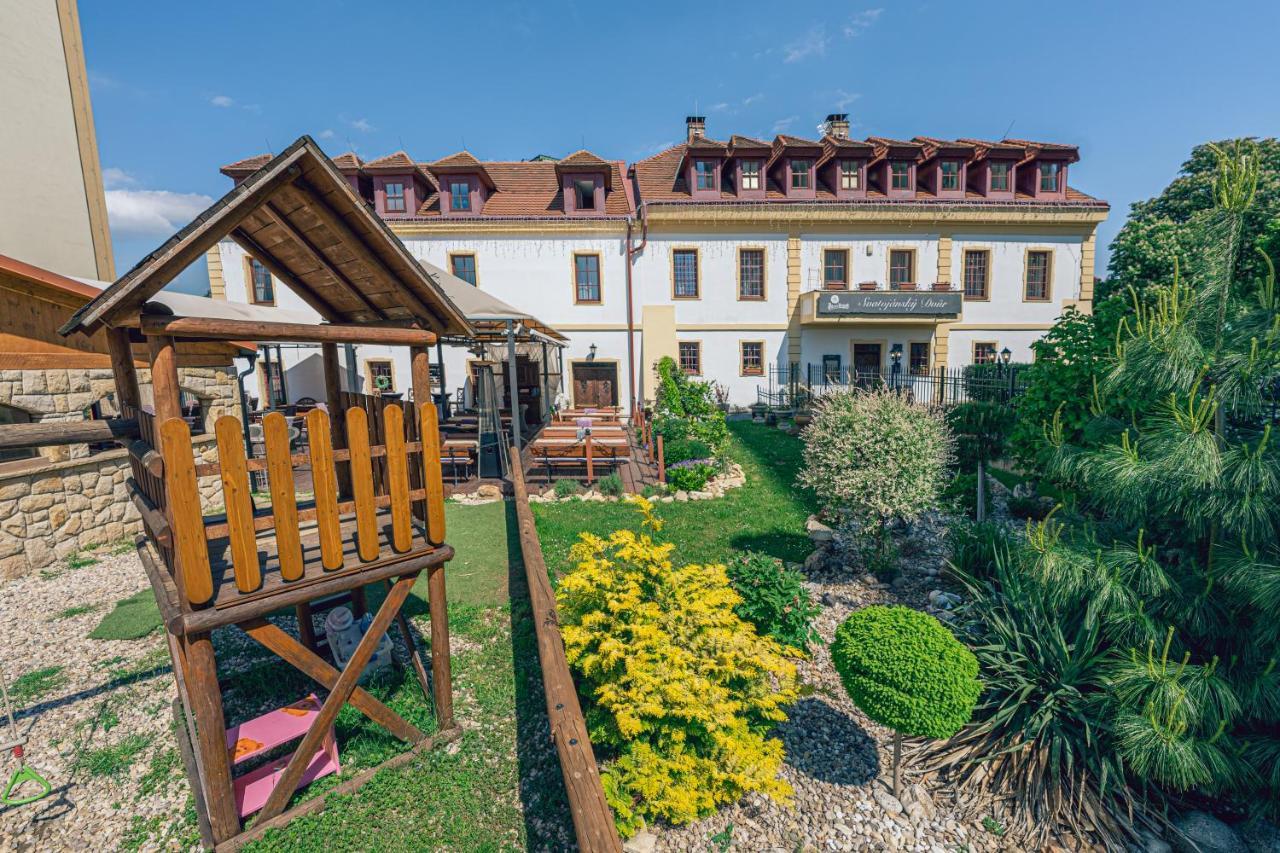 Svatojansky Dvur 4* Prague