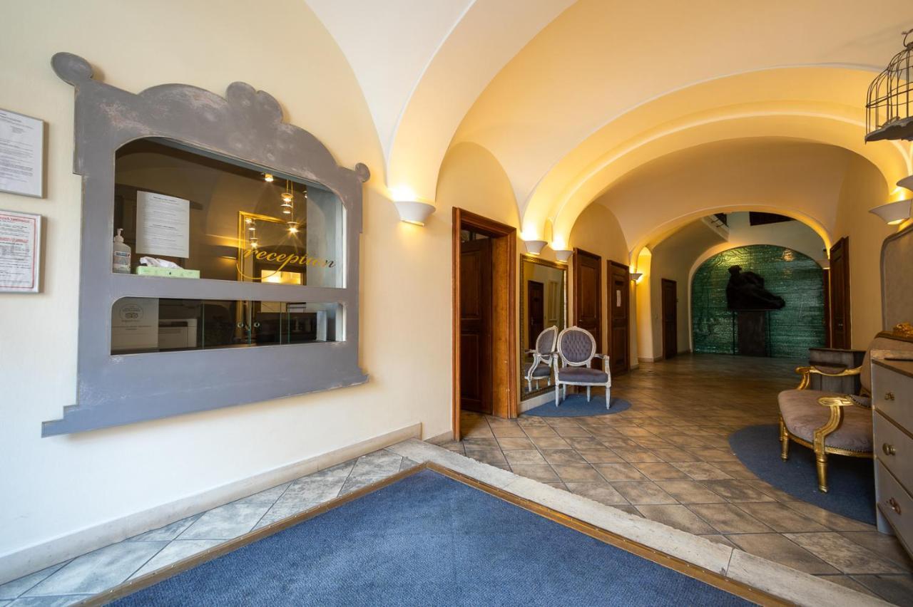 Miss Sophie's Charles Bridge Hotel Prague