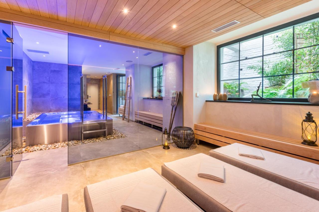 Otel Mosaic House Design