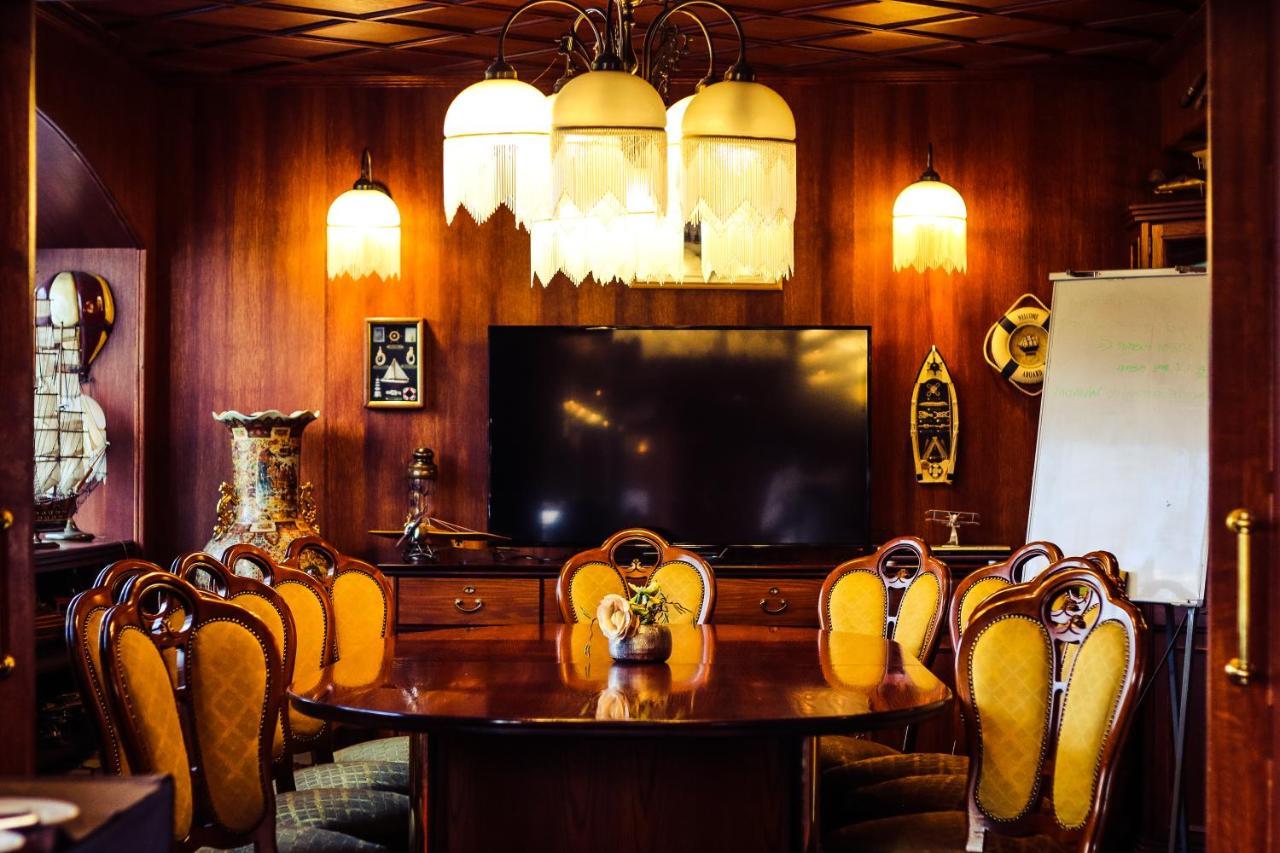 Botel Albatros 3*